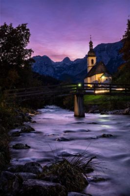 pfarrkiche-sankt-sebastian-ramsau-berchtesgaden-berge-blaue-stunde-alpengluehen-07